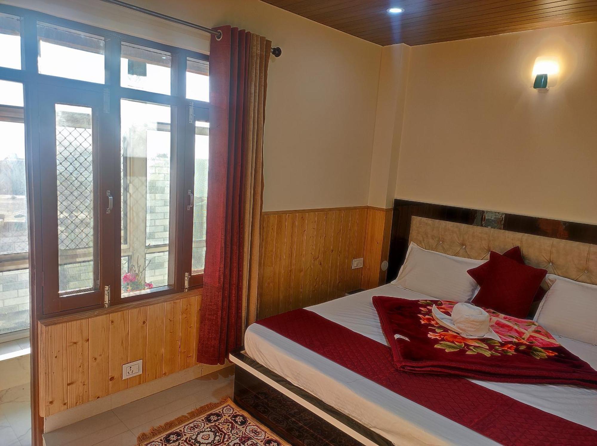 Vintage Woods Inn Shimla Exterior foto