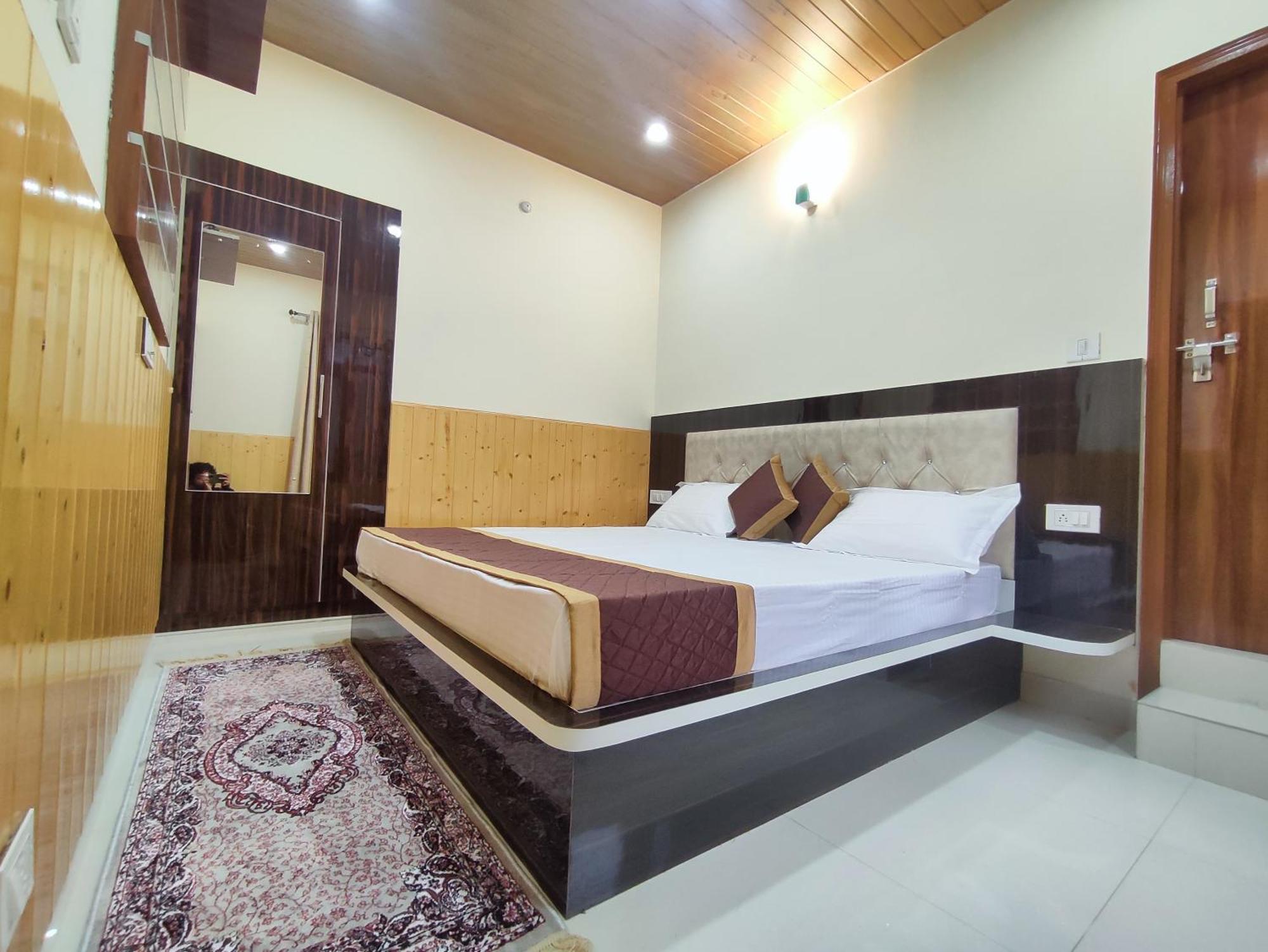 Vintage Woods Inn Shimla Exterior foto